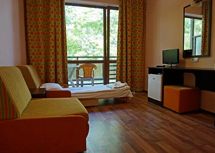 Bisser Hotel - Free Parking - Free Pool Access