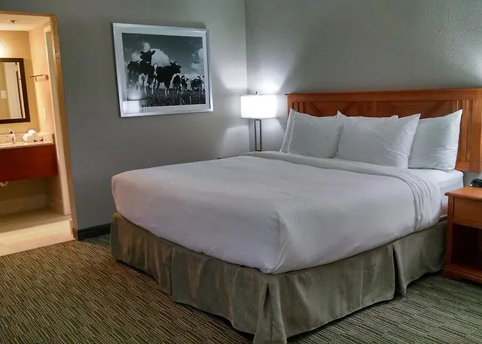 Clarion Inn & Conference Center