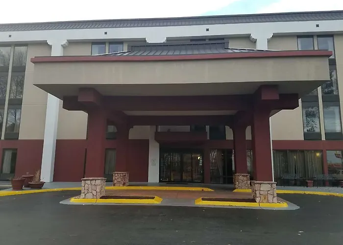 Studio And Suites 4 Less Western Branch