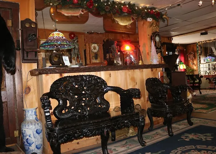 Colonial Inn