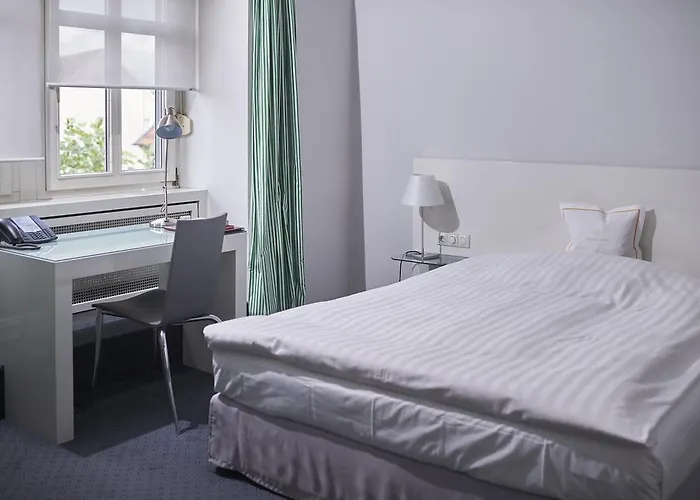 Romantichotel Goldener Karpfen - Das Kleine, Feine Grandhotel Direkt In Der Altstadt