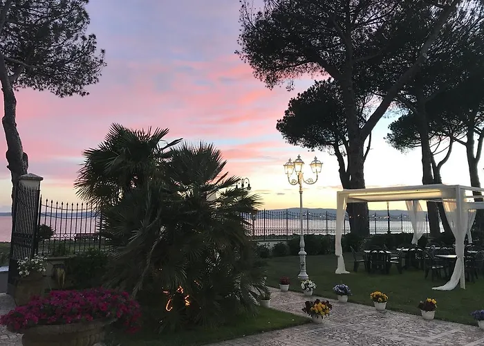 Hotel Holiday Sul Lago