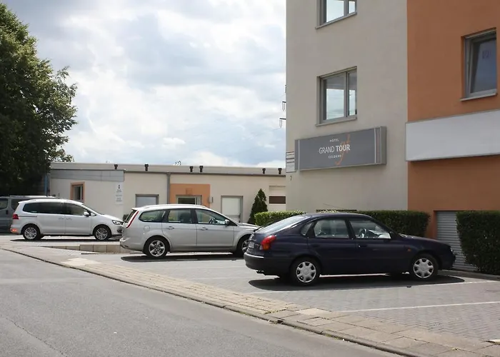 Hotel Grand Tour