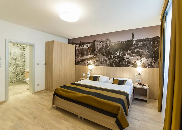 Garni Hotel Castle Bridge