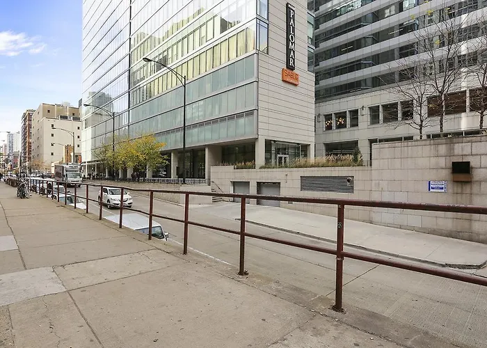 Bridgestreet At State And Grand