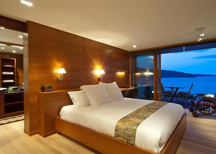 Split Apple Retreat