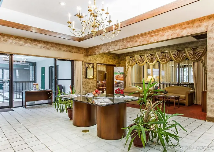 Executive Inn And Suites
