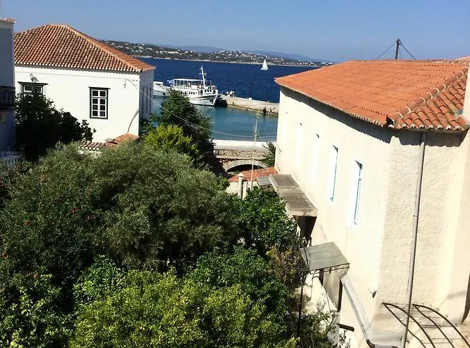 Kochyli Hotel