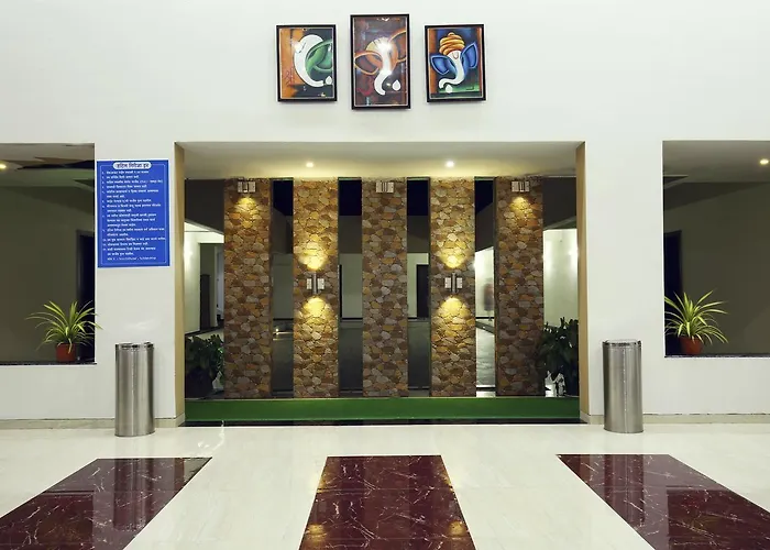 Hotel Girija
