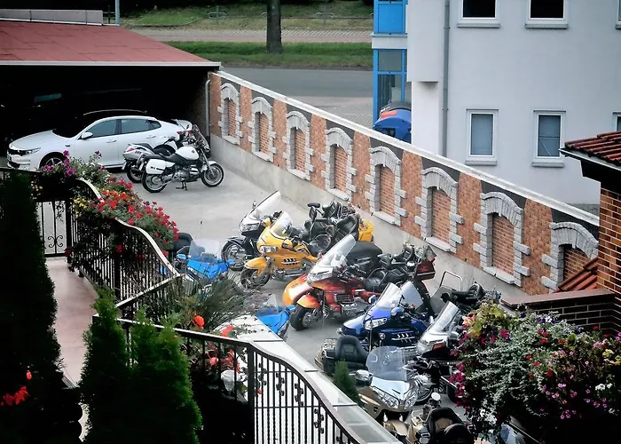Hotel Und Pension Am Burchardikloster