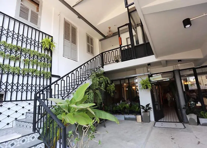 Bloom Boutique Hotel & Cafe