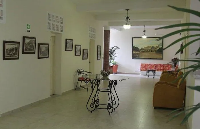 Hotel Iguana Azul