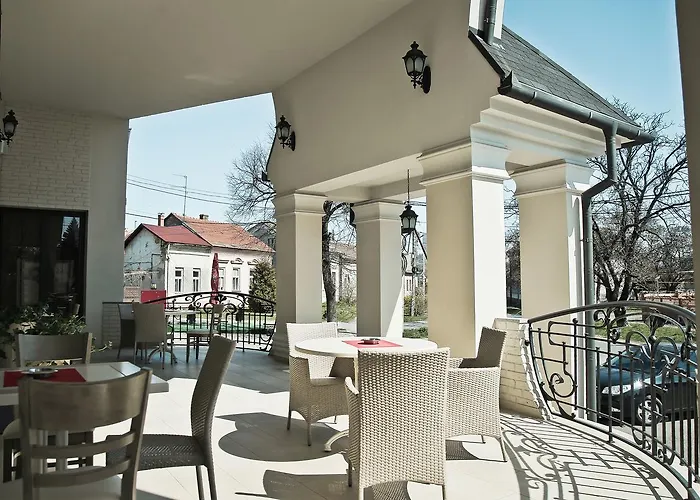 Hotel And Restaurant Velure