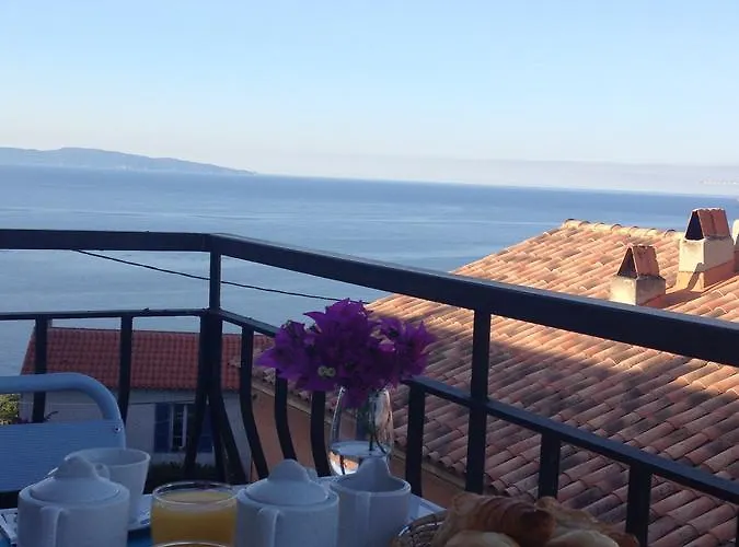 Hotel Cyrnos