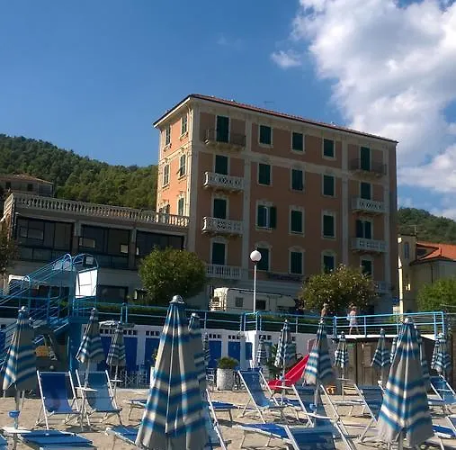 Hotel Monique
