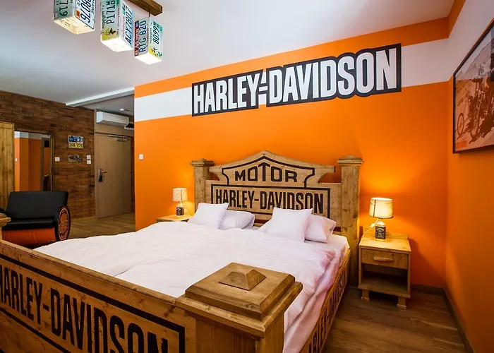 Retro Hotel Garage