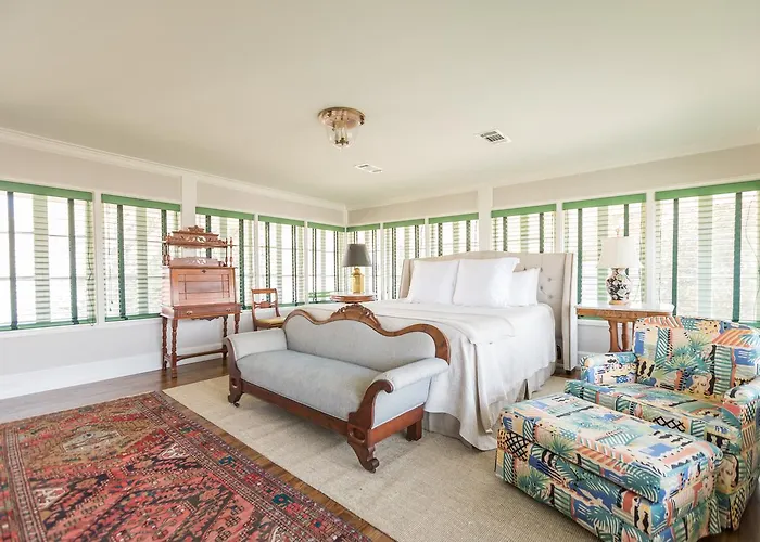 Clifton House - Observatory - King Suite, Sleeps 4, Mississippi River Views