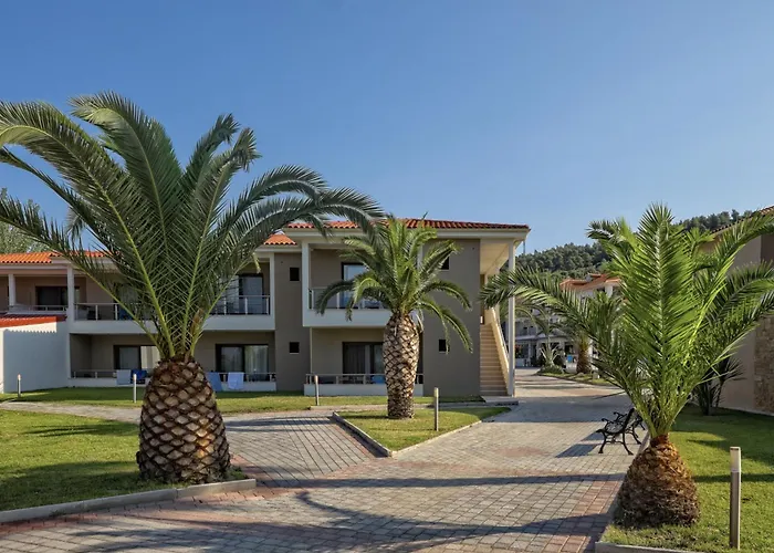 Lagomandra Beach Hotel