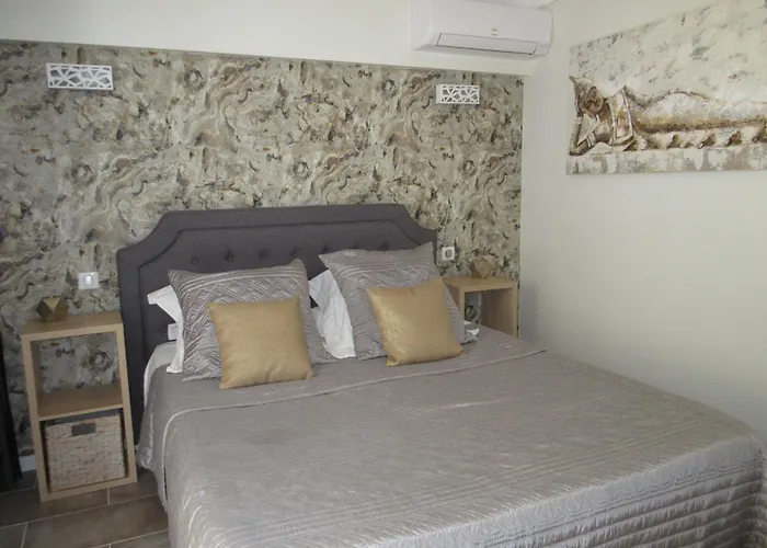 Villa Tricoli B&B avec Piscine