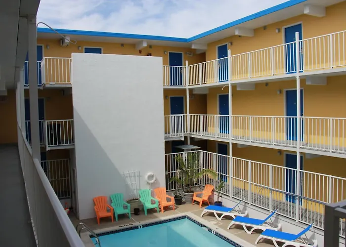 Seaside Inn & Suites