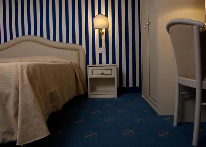 Hotel Navy