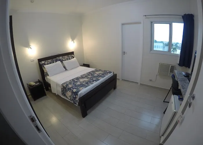 Dumont Park Hotel