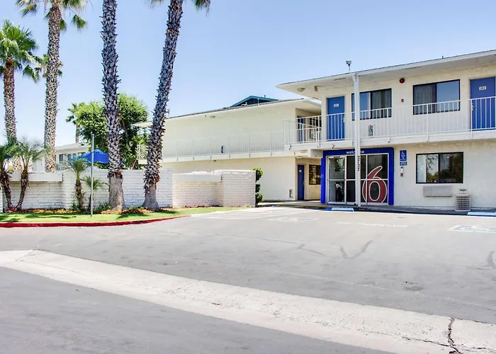 Motel 6-Bakersfield, CA - South