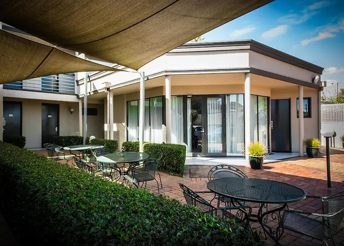 The Waverley International Hotel