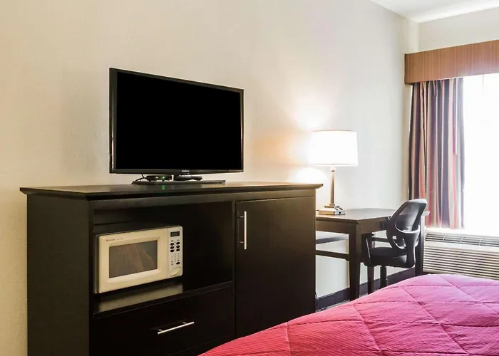 Quality Inn & Suites North Montgomery