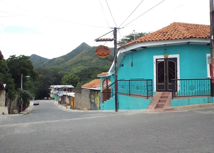 Rual'S Hotel