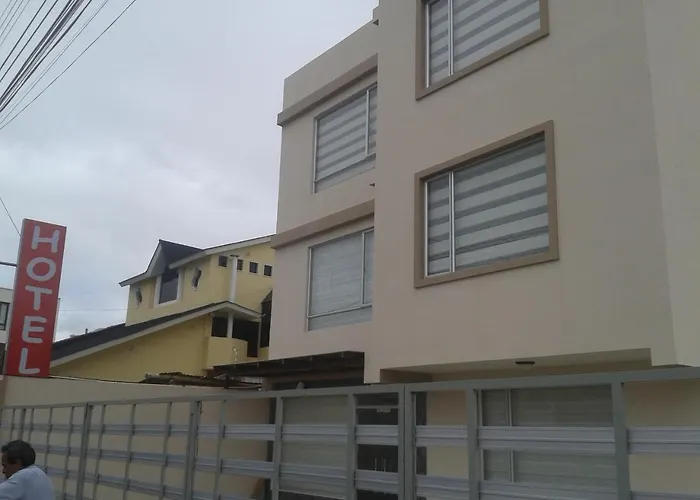 Illari Hotel