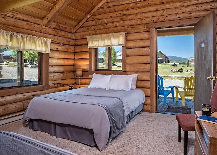 Triangle C Cabins
