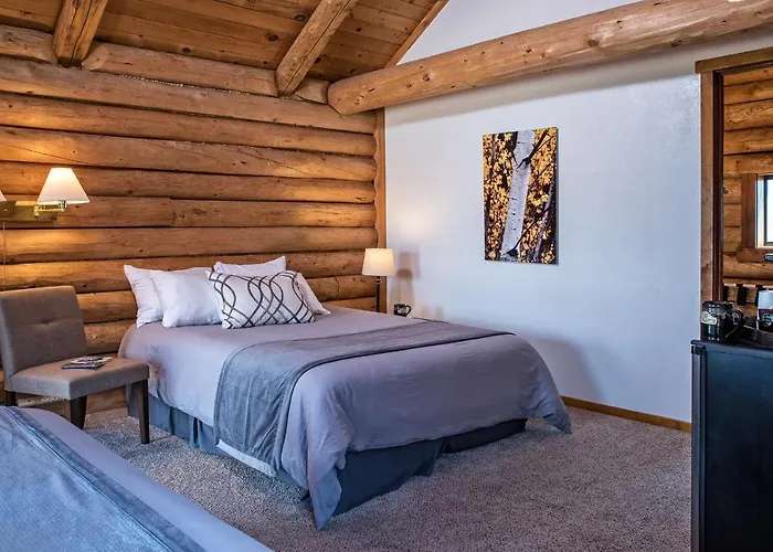 Triangle C Cabins