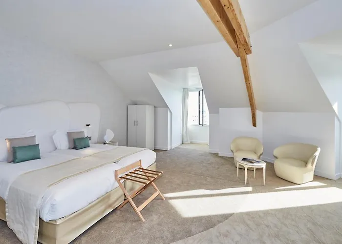 Hotel Suites La Cigale