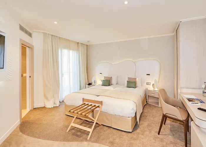Hotel Suites La Cigale