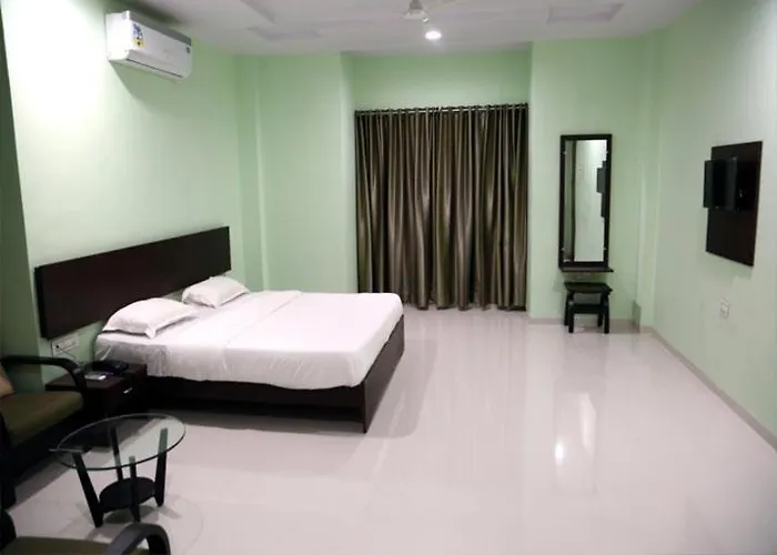 Hotel Varenya Inn