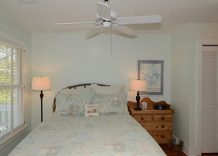 Cottage Inn By The Sea