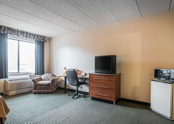Econo Lodge Plymouth