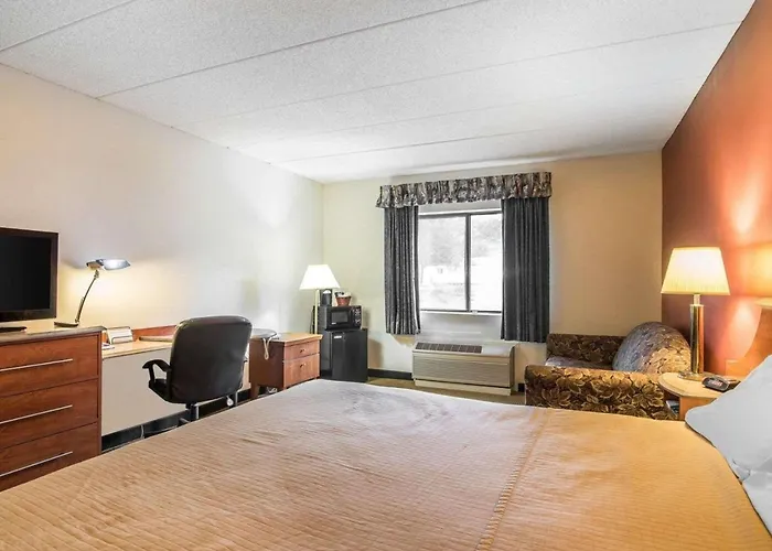 Econo Lodge Plymouth