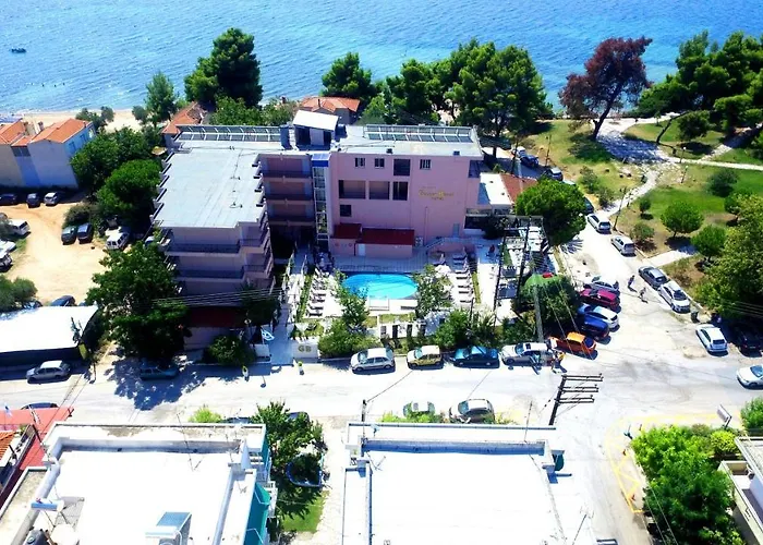 Golden Beach Hotel
