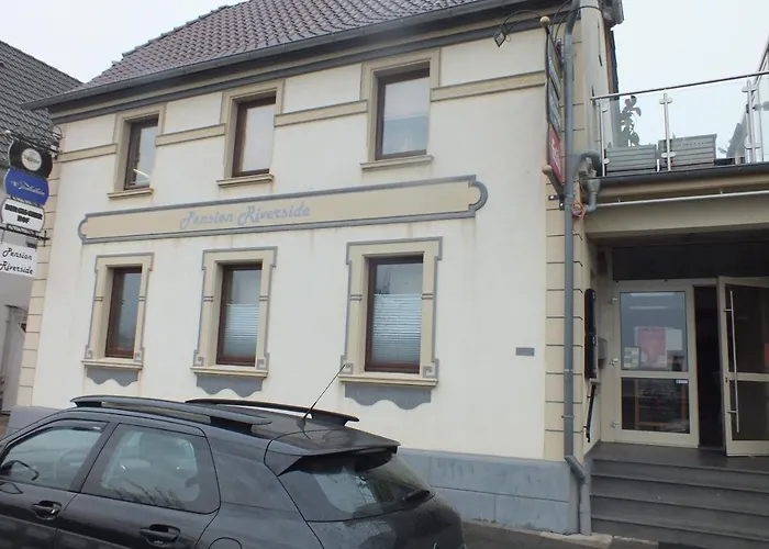 Pension Riverside in Leverkusen Hitdorf am Rhein - Zentral an der A1 und 59