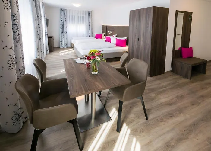 Hotel Loewen Garni - B&B