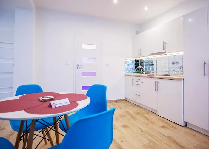 Adonis Apartments