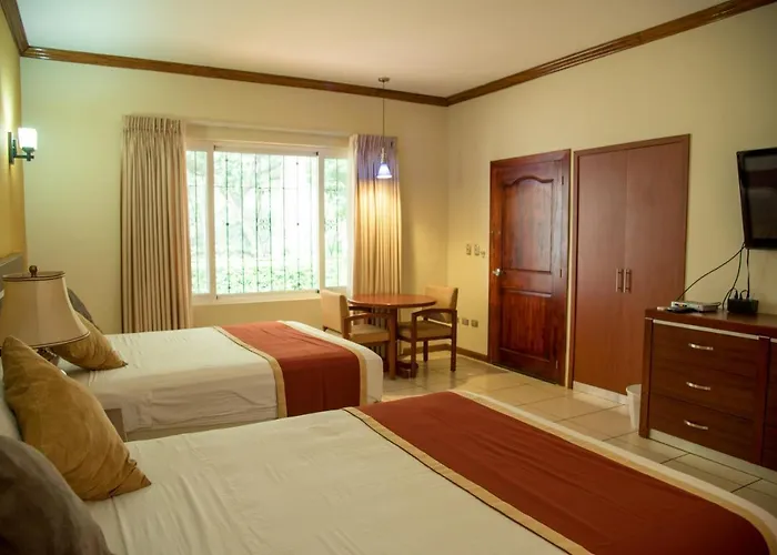 Pato Canales Hotel & Resort