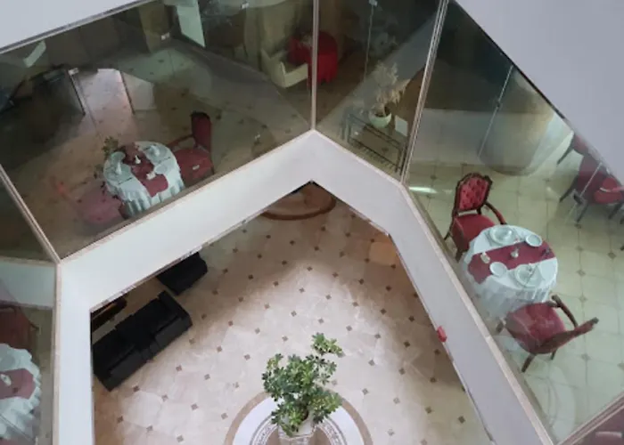 Le Cristale Hotel