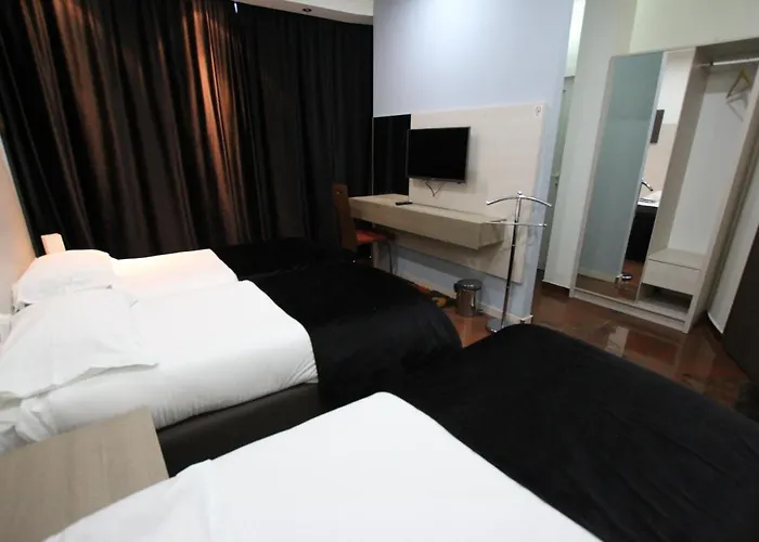 Hotel S