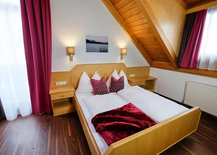 Haus Karnia Appartements & Zimmer