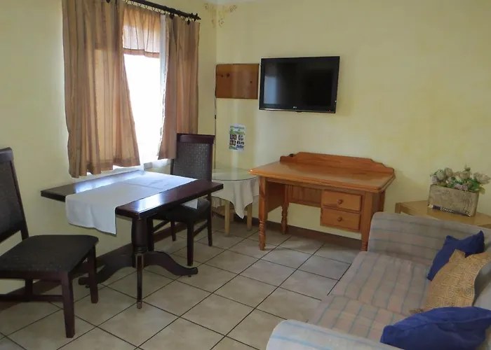 Lajava Guest Lodge