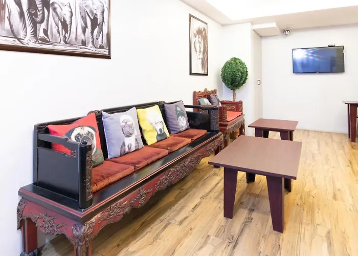 Oyo 136 Regal Residences