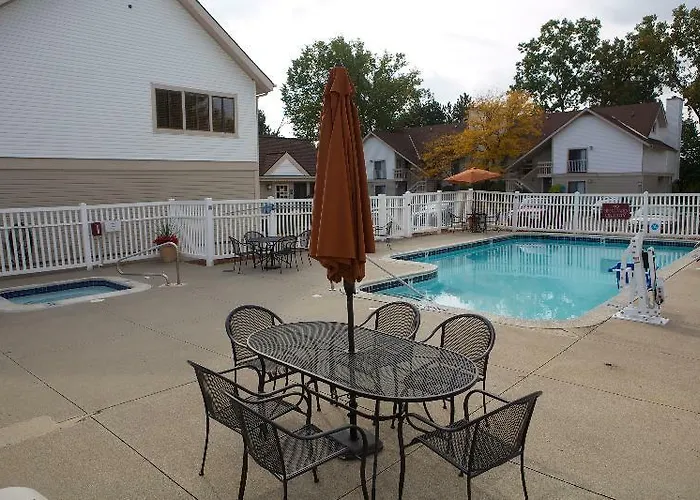 Hawthorn Suites Of Troy
